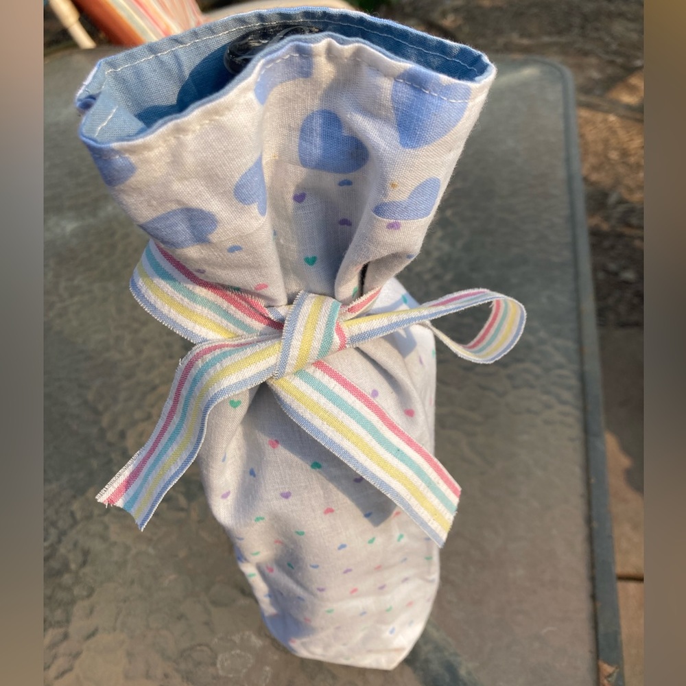 New Handmade Cloth Wine Bottle Gift Bag Hearts with Ribbon Tie OOAK